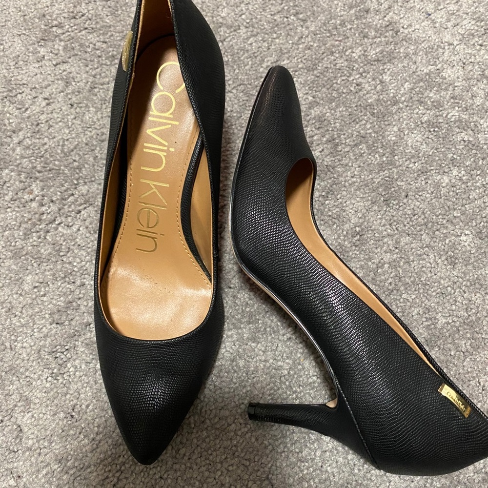 Calvin Klein heels. 💕